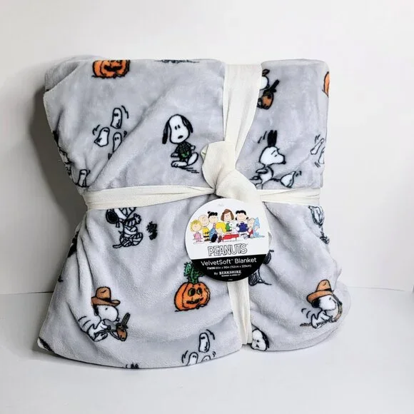 Peanuts Snoopy Halloween 60" x 90" - Twin VelvetSoft Mummy Berkshire Blanket NEW - Picture 3 of 9